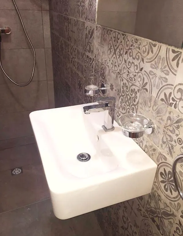 Luciano Valletta Studio - Self Catering Apartament